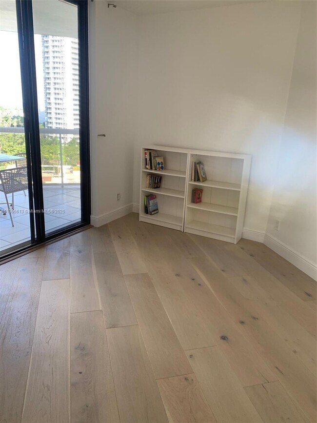 Building Photo - 3610 Yacht Club Dr