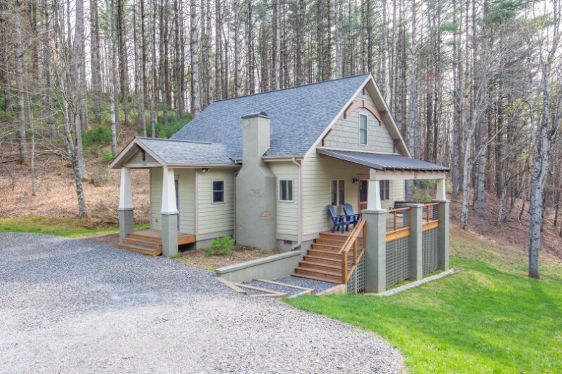Primary Photo - 302 Parkway Dr