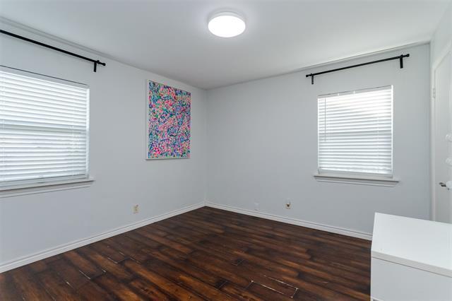 Building Photo - 3212 S Llewellyn Ave
