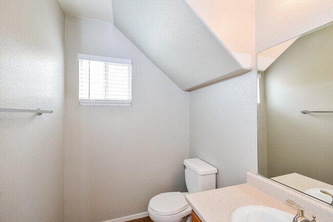 Building Photo - 1203 Emerald Stone Ave