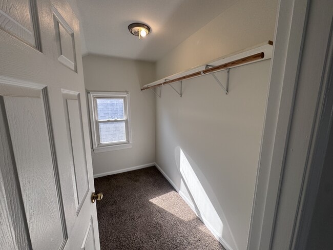 Building Photo - 310 S 42nd St