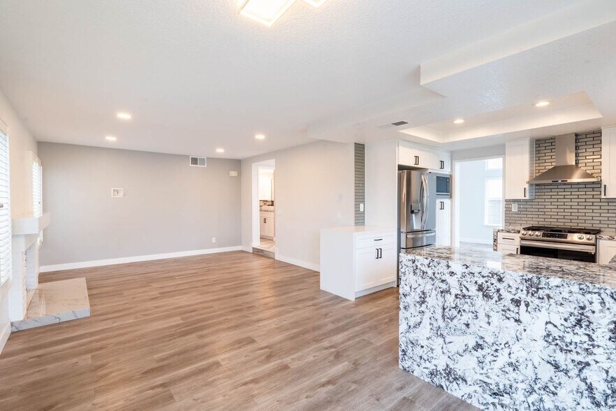 Building Photo - 4744 Golden Ridge Dr