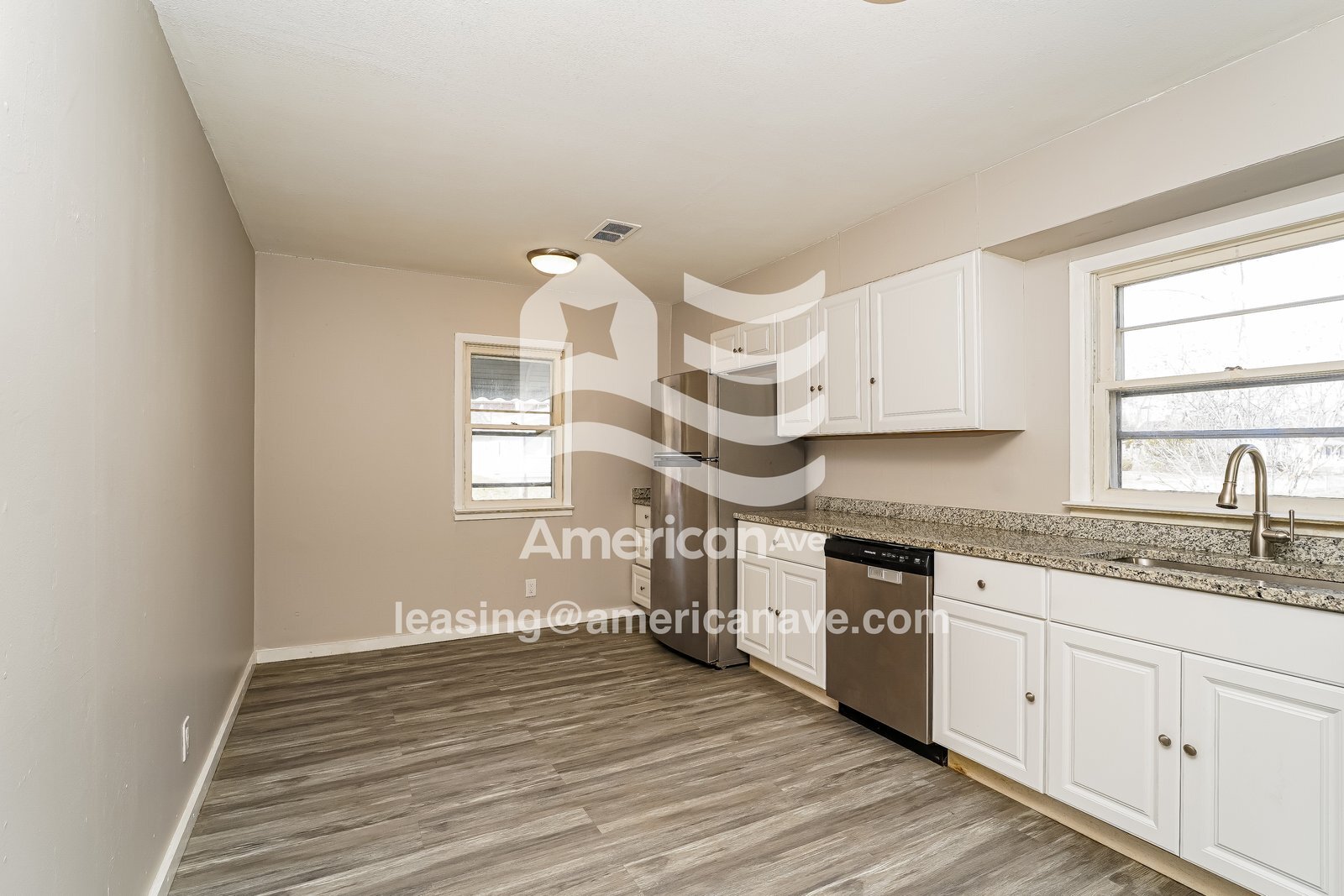 Building Photo - 905 Clement St