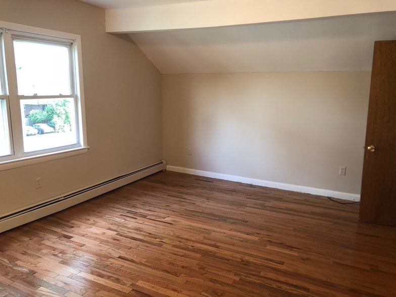 Bedroom - 226 Gordon St