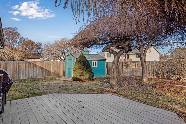Building Photo - 7292 Newbrook Dr