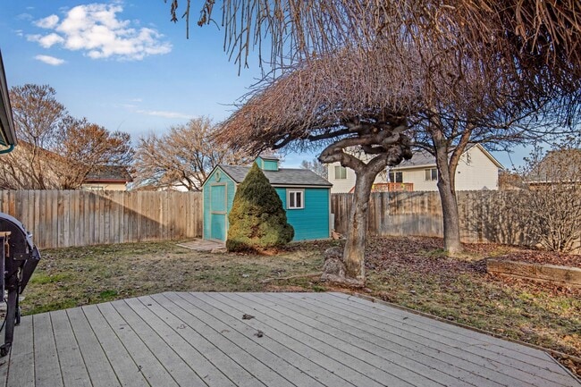 Building Photo - Furnished 3-Bedroom Home with Fenced Yard - Pet Friendly