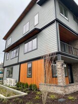 Building Photo - 2380 Willamette St