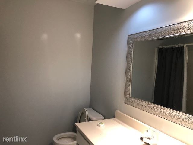 Building Photo - 3 br, 3 bath Townhome - 107 Jo Anne Cir