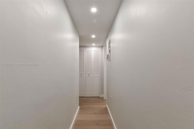 Building Photo - 1150 Madruga Ave