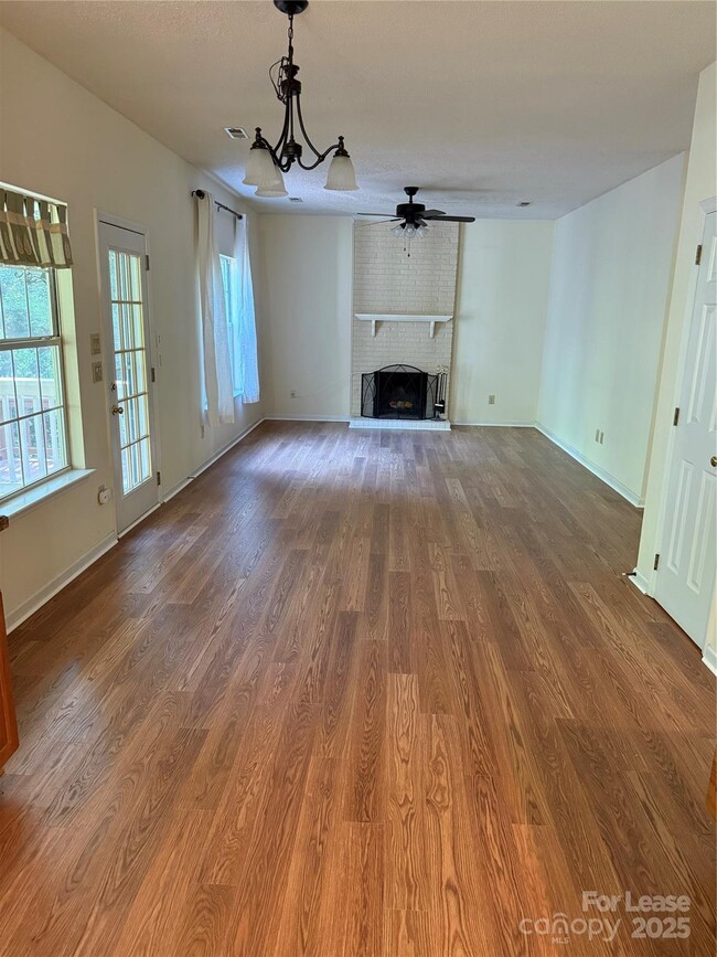Building Photo - 9001 Warbler Ct