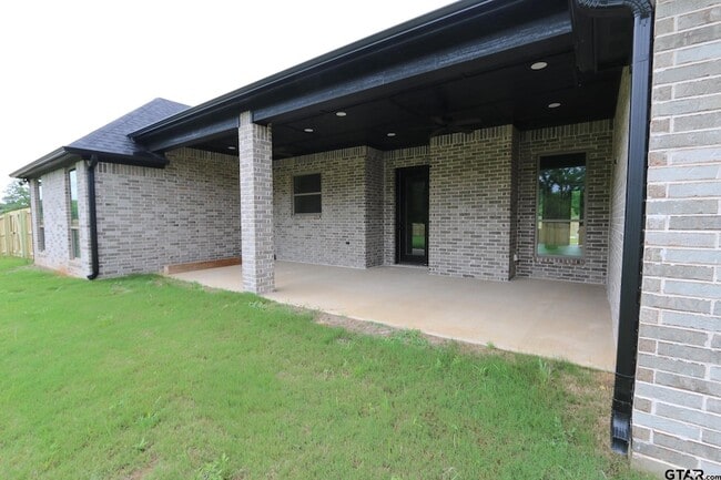 Building Photo - 16527 Cooper Wy
