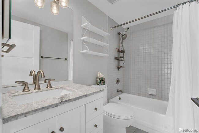 Building Photo - 411 S Old Woodward Ave