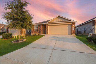Building Photo - Bright Open Floor Plan | Solar Panels | Resort-Style Community
