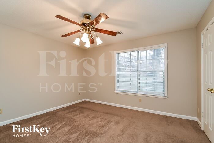 Building Photo - 6464 Evergreen Dr