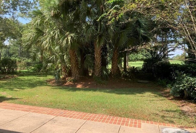 Building Photo - 30793 Pine Ct