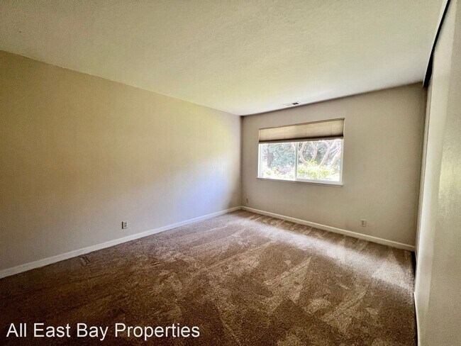 Building Photo - 2 br, 1 bath House - 14 Emery Bay Drive,