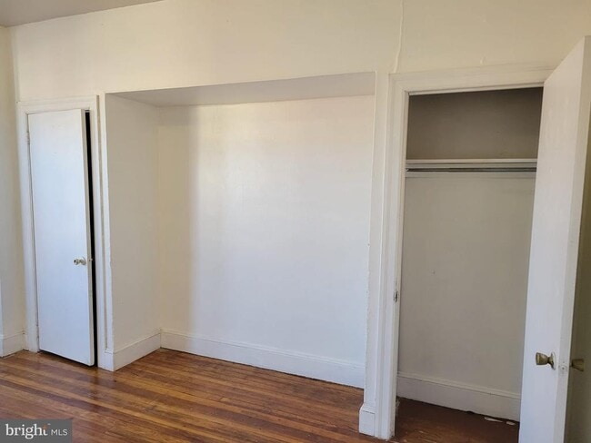 Building Photo - 616 Tasker St