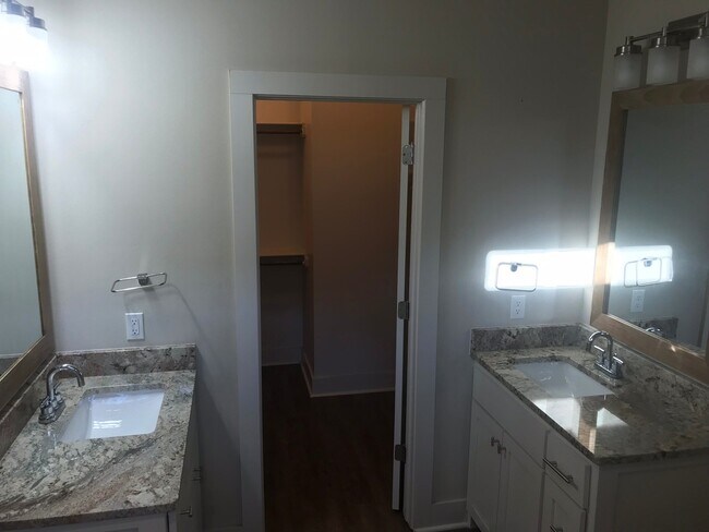 Building Photo - Stunning South Fayetteville Dwelling