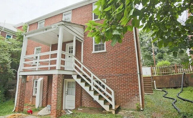 Building Photo - 506 14th St NW