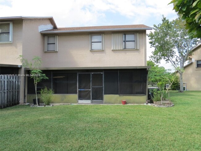 Building Photo - 216 Lakeside Cir