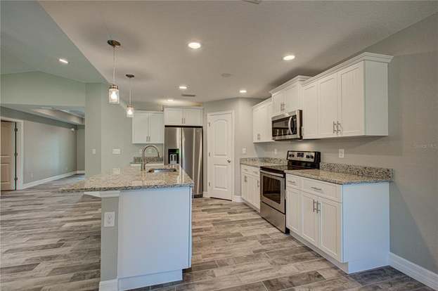 Building Photo - 129 Glades Dr