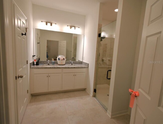 Building Photo - 11996 Hilltop Farms Dr