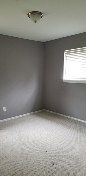 Building Photo - 2520 Melrose Ave