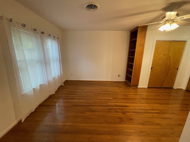 Building Photo - 3720 Jardin St