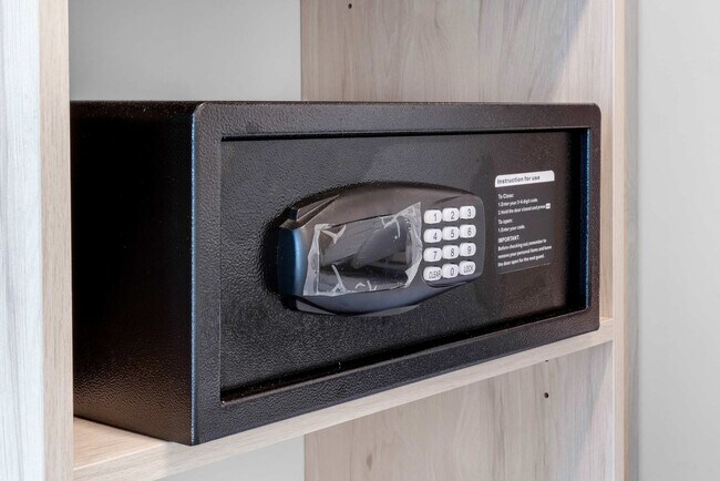 Building Photo - 225 N Miami Ave