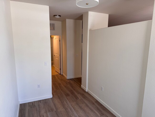 Building Photo - Spacious 1BR Condo in Broomfield