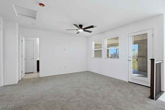 Building Photo - 8667 Luxuriant Ave