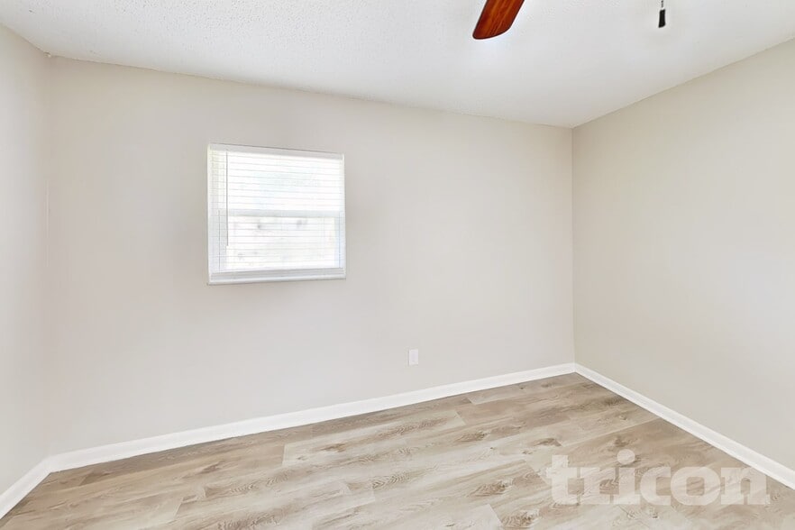 Building Photo - 1404 Fernwood Pl