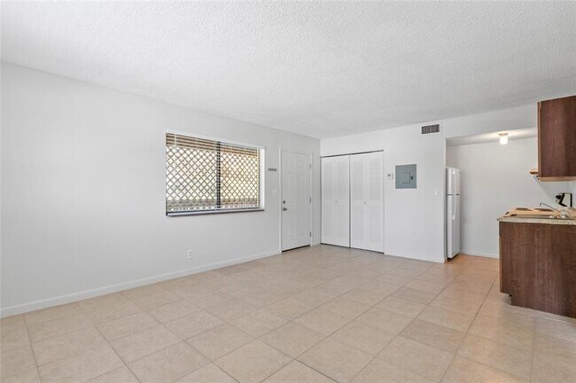 Building Photo - 2082 NW 43 Terrace