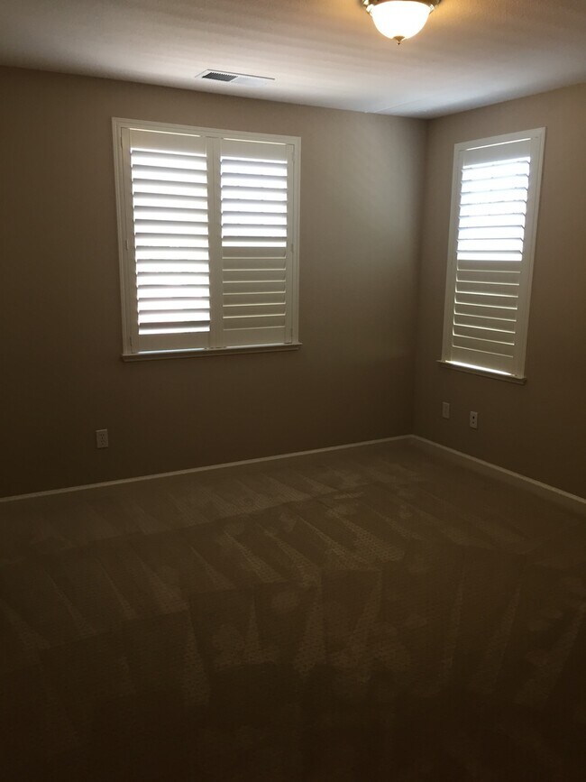 Building Photo - 4057 Crandall Cir