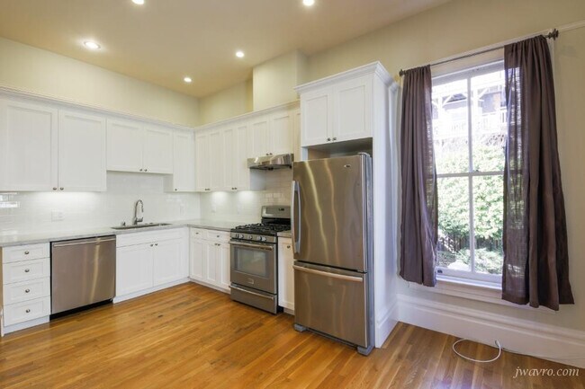 Building Photo - 2614 California St