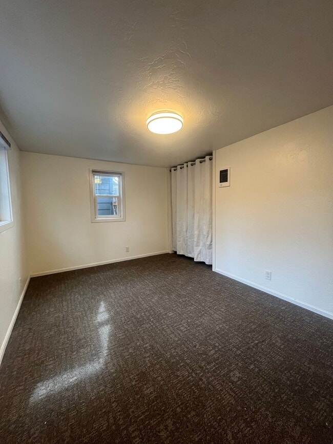 Building Photo - Remodeled 2-Bedroom Bungalow!