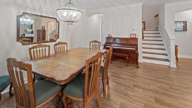 Building Photo - Spacious 6-Bedroom Waterfront Home in Richmond Hill, GA