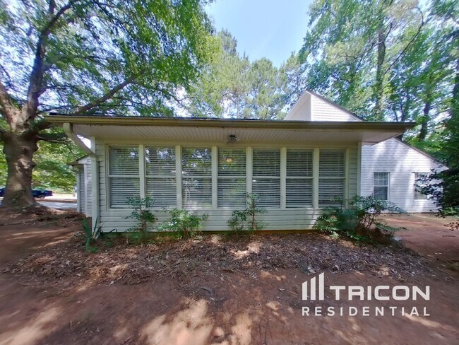 Building Photo - 1459 Chaseway Cir