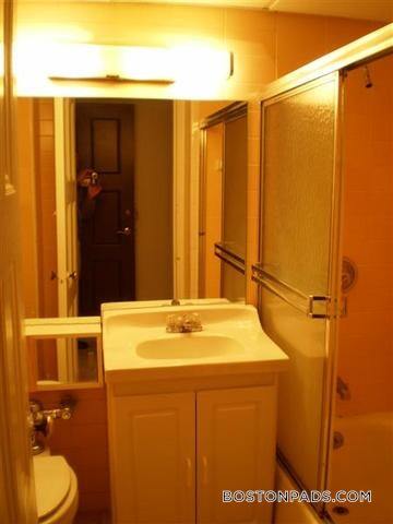 Building Photo - 62 Boylston St