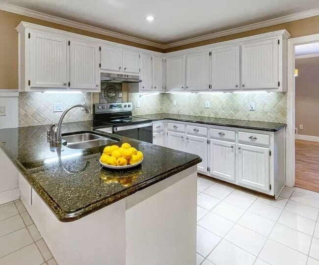 Building Photo - 811 Mitsy Ridge Dr