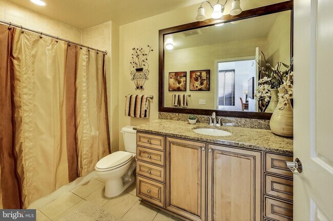 Building Photo - 717 President St