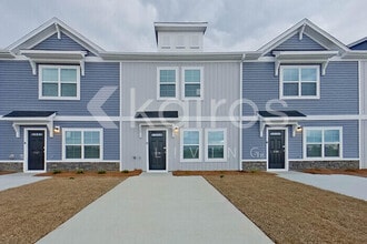 Building Photo - 2279 Banyon Cir