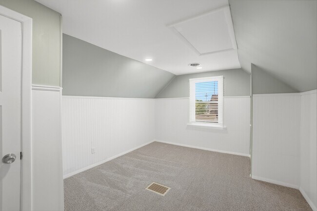 Building Photo - 1028 Colwick Dr