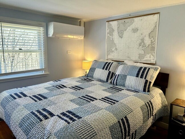 Building Photo - 337 ME-133