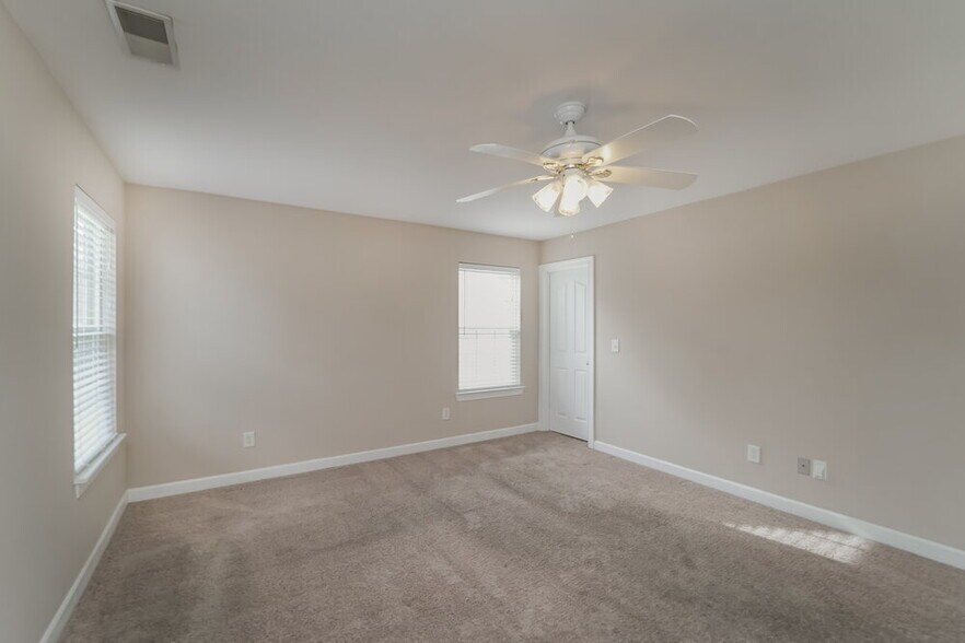 Building Photo - 2865 Island Point Dr NW