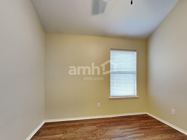 Building Photo - 406 Fireberry Dr