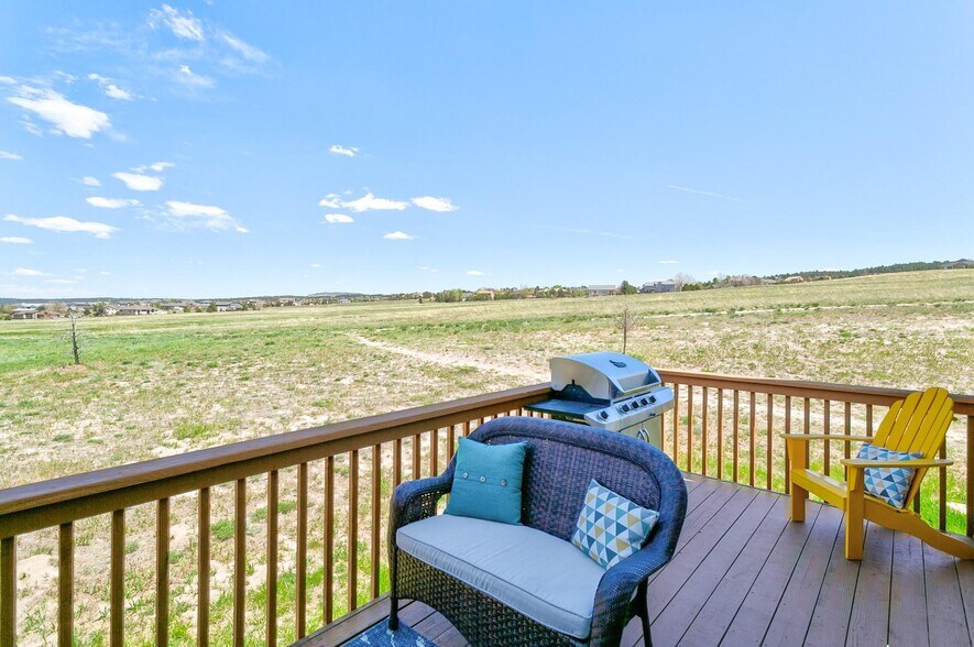 Building Photo - 1033 Burning Bush Pt