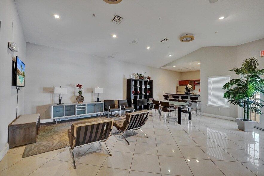 Building Photo - 12650 Vista Isles Dr