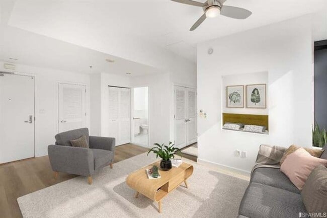 Building Photo - Stylish 1BR Condo in Prime Mission Bay Loc...