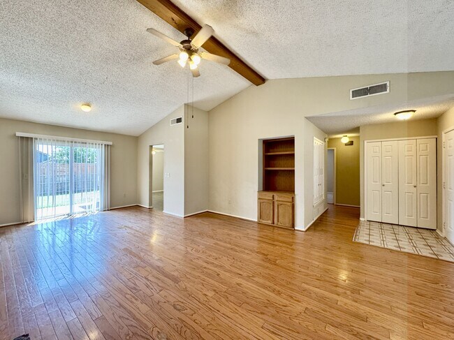 Building Photo - 6300 Westlane
